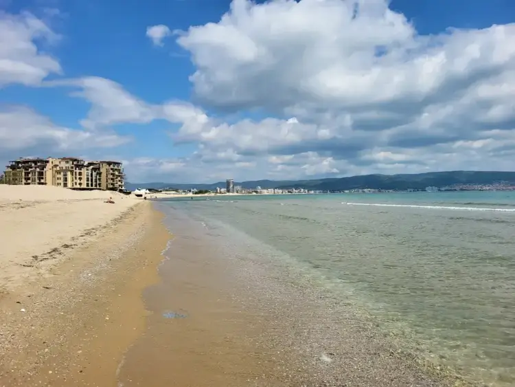 Słoneczny Brzeg – kiedy jechać, ile kosztuje i co robić?