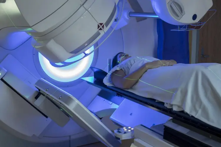 Radioterapia - jak działa, rodzaje, skutki uboczne? Sprawdź!