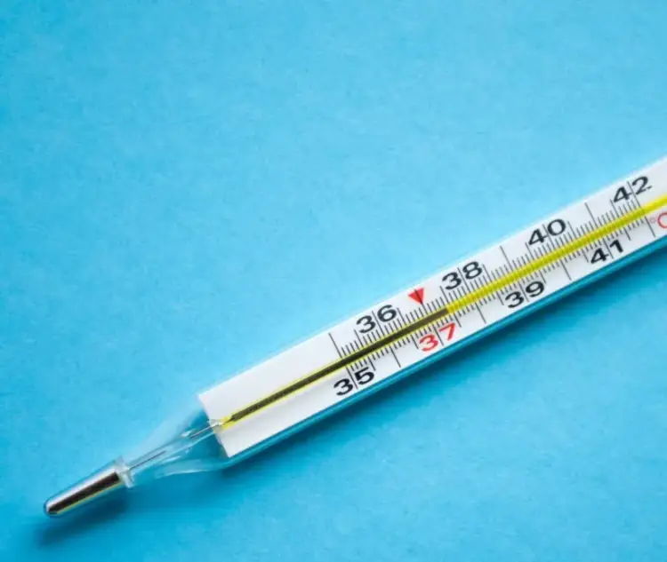 Czy alergia może wywołać gorączkę? Odkryj, co naprawdę oznacza temperatura