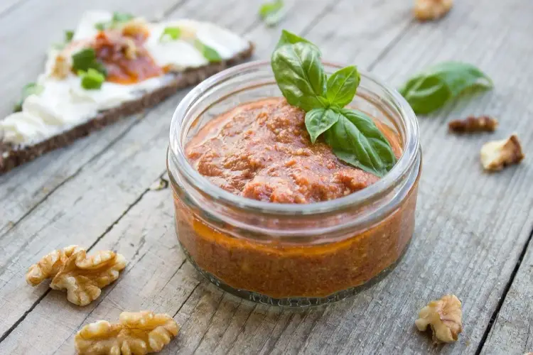 Pesto Rosso - Sycylia w słoiku? Przepis i zastosowania