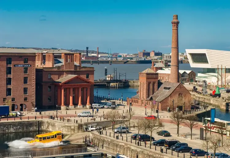 Gdzie leży Liverpool? Położenie i zwiedzanie miasta