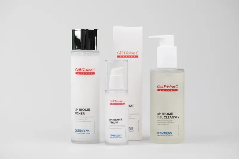 Zestaw kosmetyków Cell Fusion C z proteoglikanami: tonik, serum i żel do mycia.