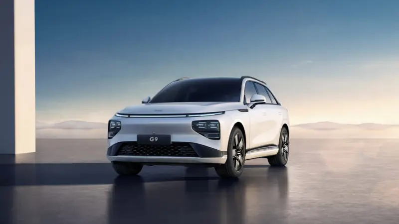 Biały SUV Xpeng G9 z nowoczesnym designem, idealny dla rodziny. Sprawdź atrakcyjną xpeng g9 cenę!