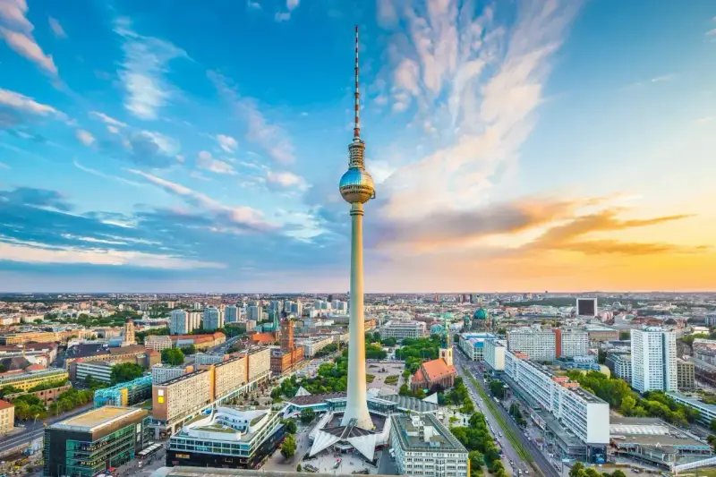 Wieża telewizyjna w Berlinie, idealne miejsce na podziwianie panoramy miasta. Bilety warto kupić online!
