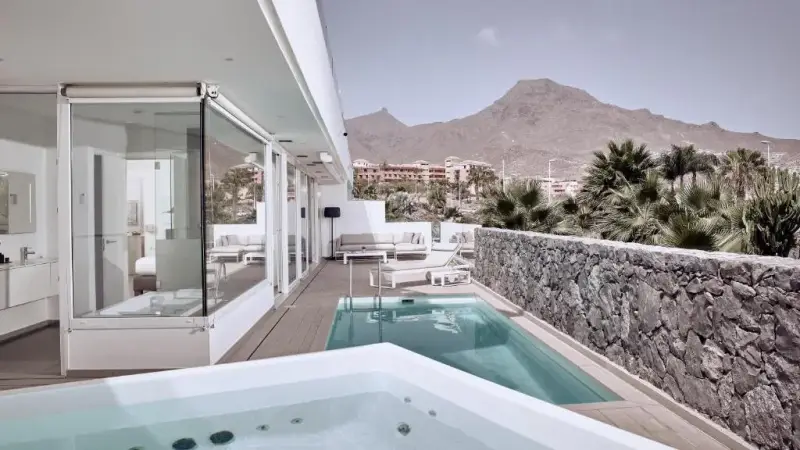Hotel Baobab Costa Adeje: Lujo, Comodidad y Proximidad a la Playa