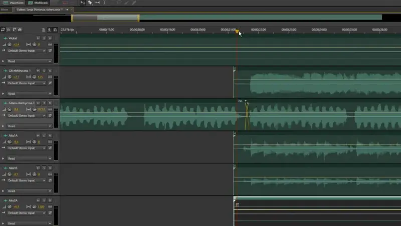 Edycja ścieżek w Adobe Audition: wokal, gitary i inne instrumenty. Widok multitrack.