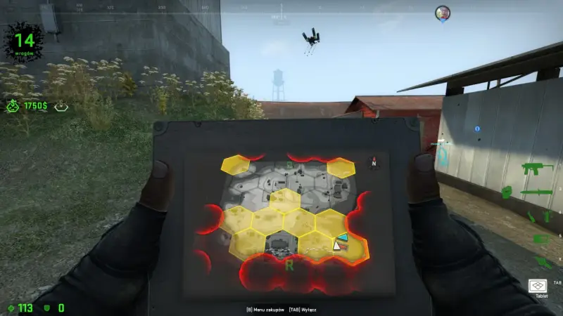 Gracz w CS GO Danger Zone analizuje mapę z zaznaczonymi strefami zagrożenia. 14 wrogów, 1750$.