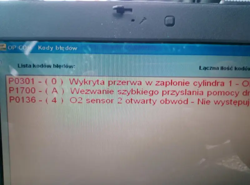 Lista kodów błędów Opel Meriva B: P0301 (przerwa w zapłonie), P1700 (wezwanie pomocy), P0136 (O2 sensor 2 otwarty obwód).