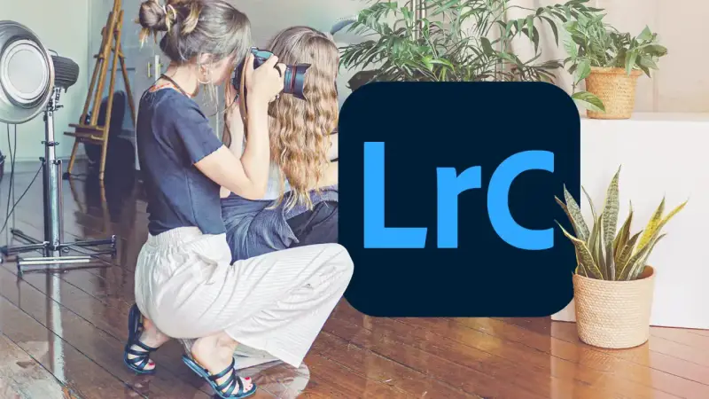 Fotografka robi zdjęcie, a obok logo Lightroom. Odkryj możliwości edycji zdjęć z Lightroom free.