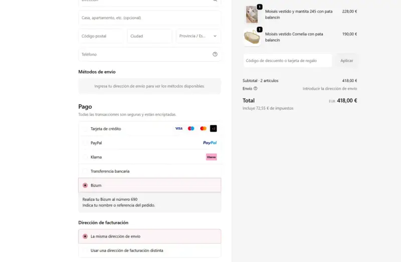 Proceso de pago en una plataforma de pago online. Se muestran opciones como tarjeta de crédito, PayPal, Klarna, transferencia bancaria y Bizum.