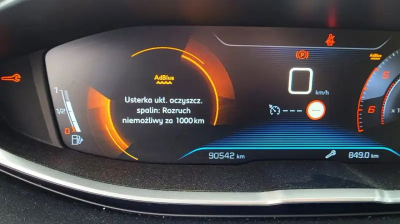 Awaria układu oczyszczania spalin. Rozruch niemożliwy za 1000 km. Wskaźnik AdBlue świeci.