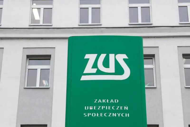 Emerytura brutto czy netto z ZUS? Rozszyfruj decyzję i oblicz!