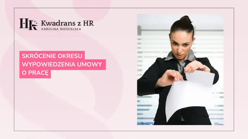 Kobieta w garniturze rozdziera dokument. Temat: skrócenie okresu wypowiedzenia umowy o pracę.