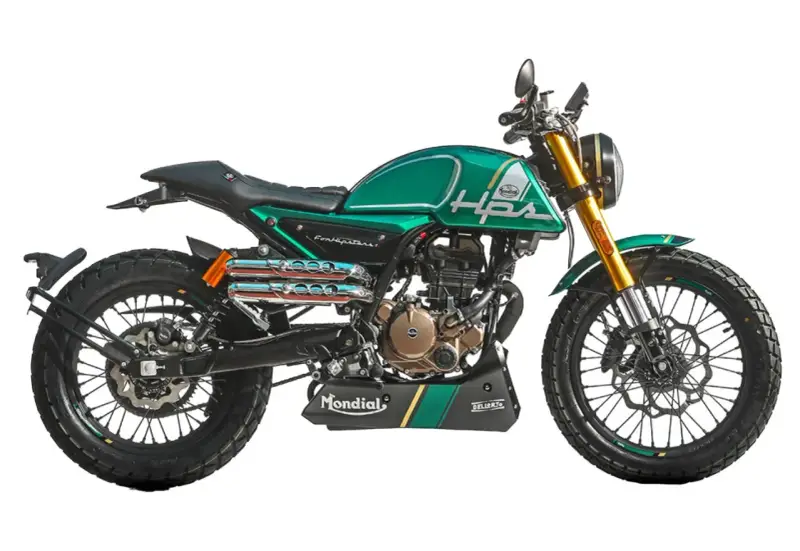 Zielony motocykl Mondial HPS z widocznym silnikiem, który obiecuje dużą moc.