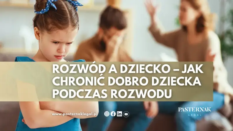 Smutna dziewczynka na pierwszym planie, w tle kłócący się rodzice. Temat: rozwód a dzieci – jak chronić dobro dziecka.