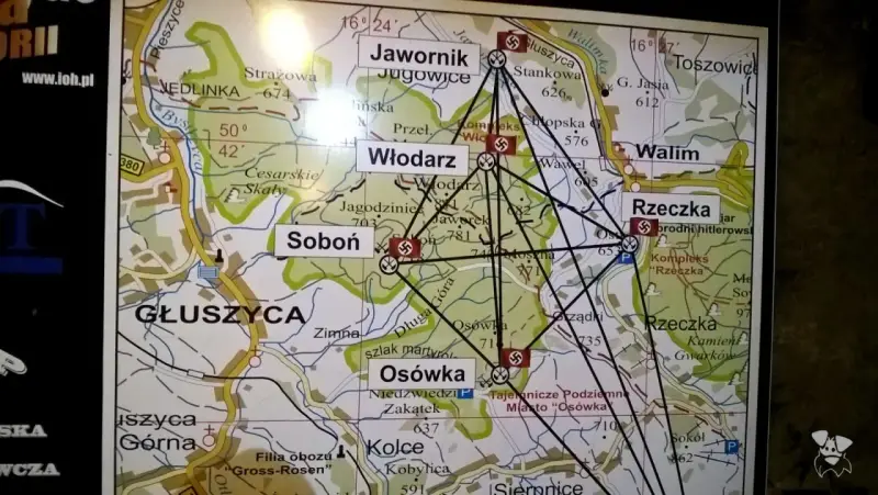 Mapa z zaznaczonymi terenami i nazwami miejscowości, m.in. Włodarz, Soboń, Osówka. Widać symbole nazistowskie i linie łączące punkty.