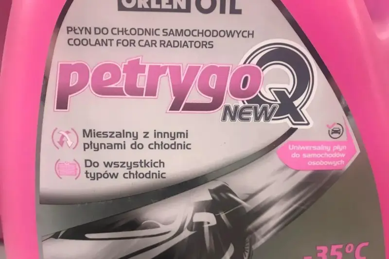 Płyn do chłodnic Petrygo Q NEW, uniwersalny, mieszalny z innymi płynami. Idealny do wszystkich typów chłodnic, zapewni ochronę do -35°C.