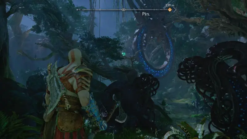 Kratos w opuszczonej wiosce, gdzie kruki Odyna strzegą tajemnic.