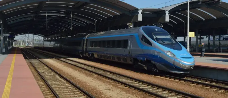 Prędkości PKP Intercity: Ile km/h osiąga Pendolino, EIC, IC, TLK?