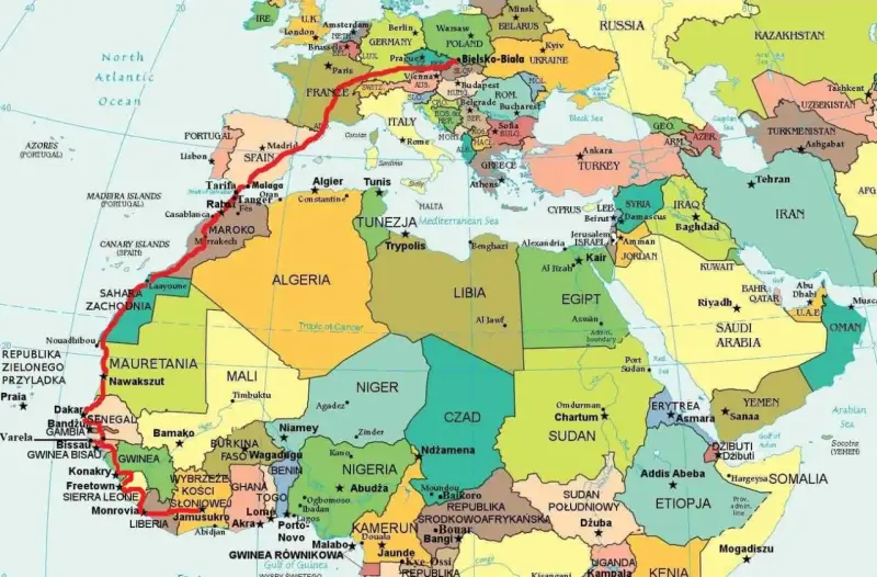 Trasa z Europy przez Maroko, Algierię, Niger, Czad, Sudan, Etiopię, Somalię, graniczy z Togo.