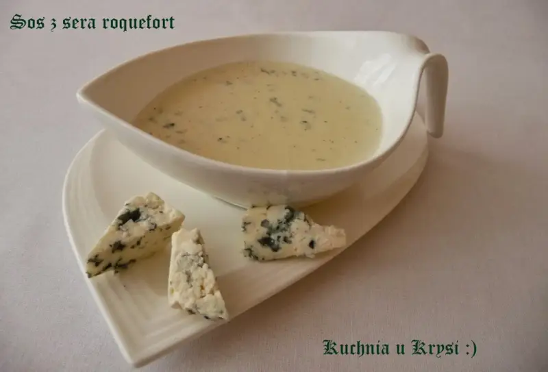 Roquefort: Król serów owczych z Francji. Jak go jeść i z czym łączyć?