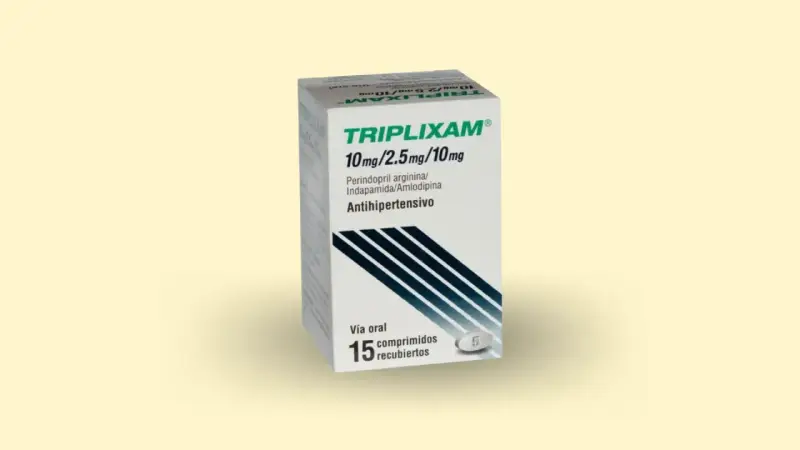 Opakowanie leku Triplixam 10mg/2.5mg/10mg, zawierające 15 tabletek.