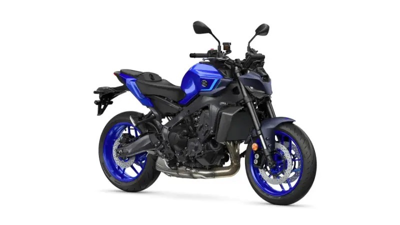 Niebieski motocykl Yamaha MT-09 z ciemnografitowymi elementami. Sprawdź yamaha mt-09 dane techniczne.