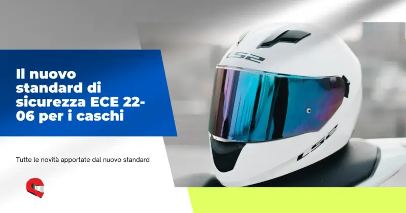 Casco bianco con visiera blu riflettente, simbolo del nuovo standard di sicurezza ECE 22-06 per i caschi.