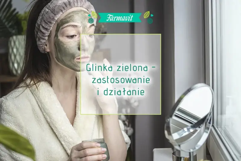 Kobieta w szlafroku nakłada na twarz zieloną glinkę. Na ekranie widnieje napis "Glinka zielona - zastosowanie i działanie".