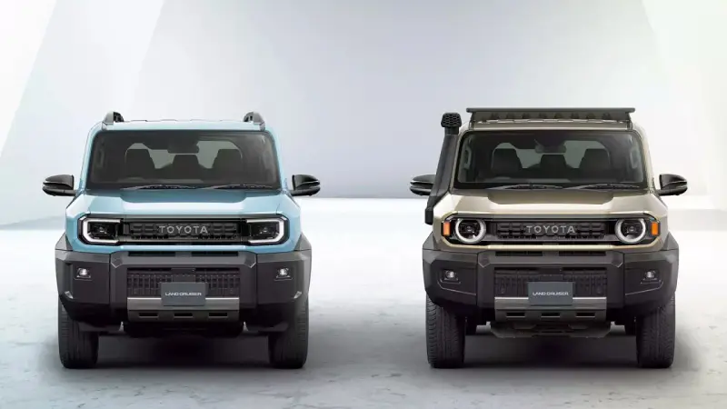 Dwa nowe modele toyoty jeep, jeden błękitny, drugi złoty, prezentują odważny design i gotowość do przygód.