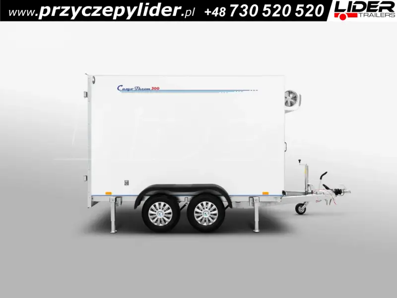Biała izoterma naczepa z agregatem chłodniczym i logo "Cargo-Therm 300". Idealna do transportu towarów wymagających stałej temperatury.