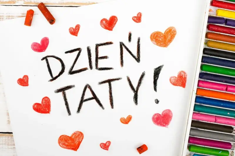 Dzień Taty! Rysunek z serduszkami i kredkami pastelowymi, idealny na międzynarodowy dzień ojca.