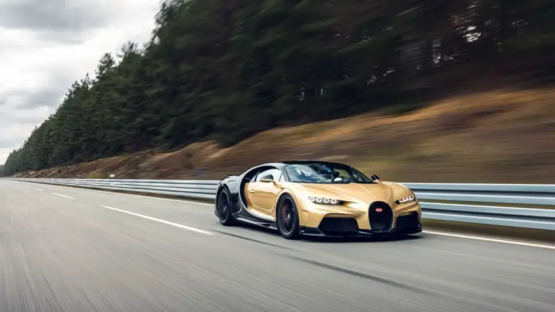 Bugatti Chiron ile do setki? Zaskakujące przyspieszenie 2,4 sekundy