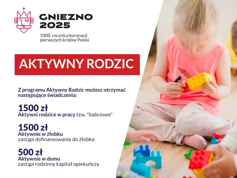 Program Aktywny Rodzic oferuje 1500 zł na "babciowe" dla aktywnych rodziców. Dzieci bawią się klockami.