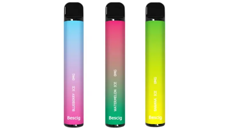 Tres vapers sin nicotina con degradados de color: azul/rosa (arándano), rosa/verde (sandía) y verde (plátano).