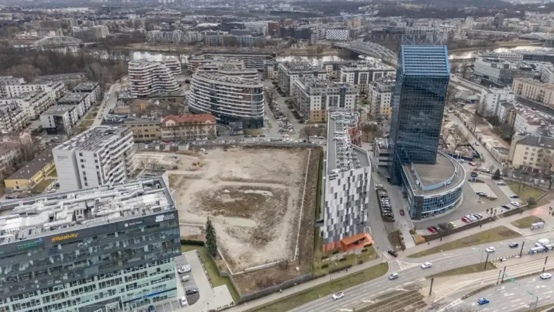 Nowe osiedla i biurowce w Krakowie. Widać postęp prac budowlanych, co może wpłynąć na ceny mieszkań Kraków.