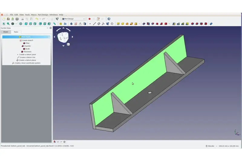Modello 3D di una staffa metallica in formato file dwg, con pannello verde e rinforzi grigi.