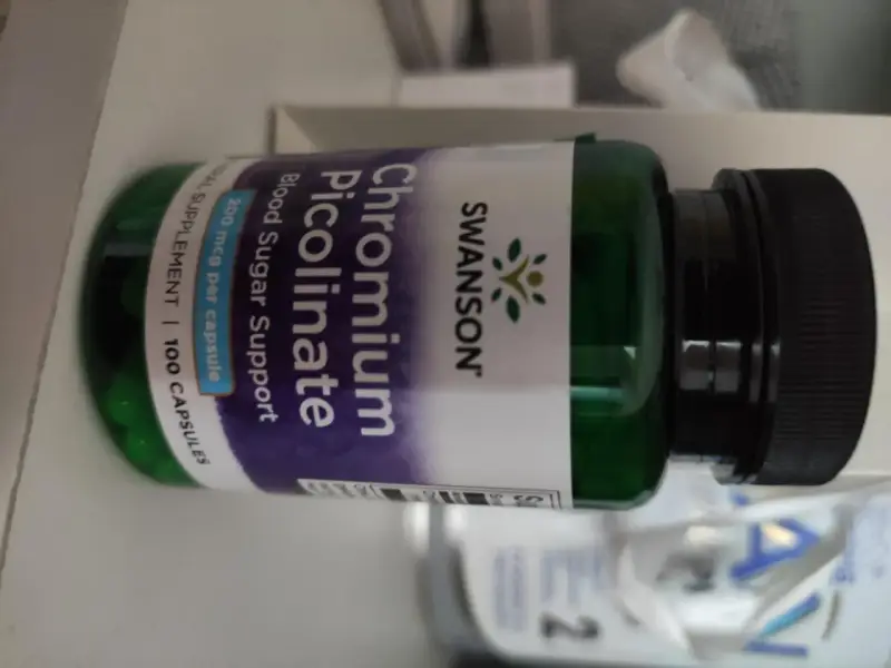 Butelka suplementu diety Swanson Chromium Picolinate, wspierającego poziom cukru we krwi. 100 kapsułek.