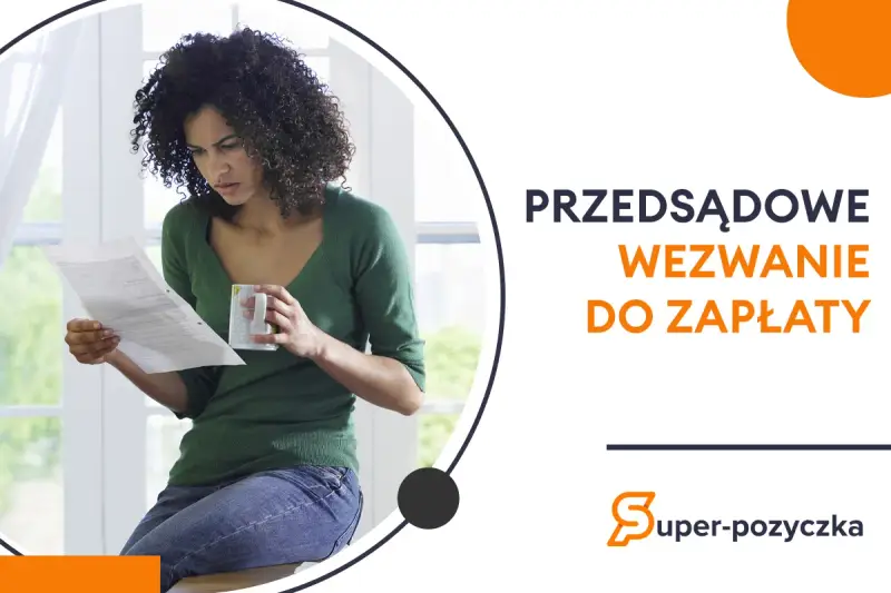 Zmartwiona kobieta czyta wezwanie do zapłaty. To może być początek windykacji smart pożyczki.