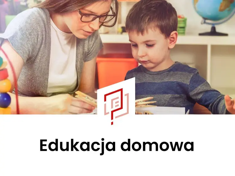 Kobieta z okularami pomaga chłopcu w nauczaniu domowym podstawówka. Razem wykonują zadanie z klamerkami.