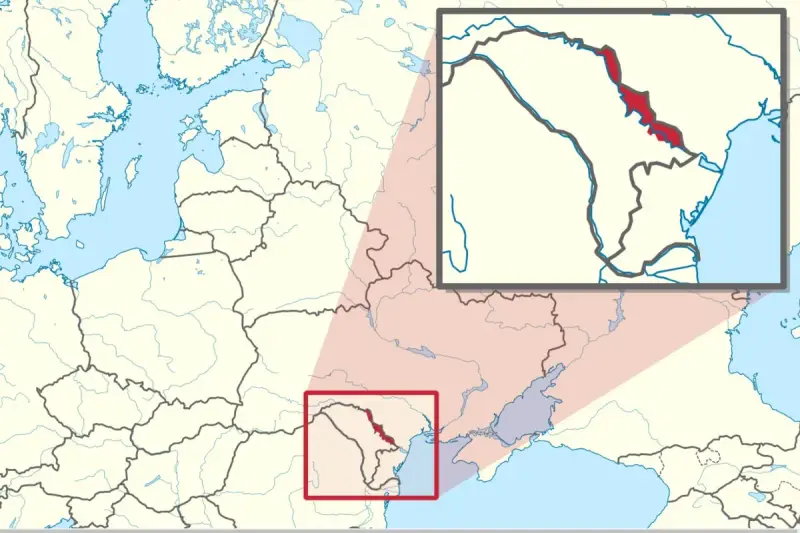 Mapa Europy Wschodniej z zaznaczonym obszarem Transnistrii. Powiększony fragment pokazuje dokładne położenie tego regionu.
