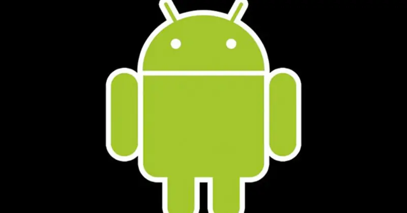 Zielony robot z antenkami, symbol systemu Android. Możliwość uzyskania pełnej kontroli nad urządzeniem po wykonaniu operacji root Android.