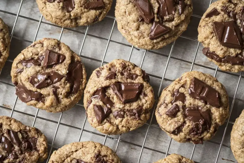 Délicieux cookies aux pépites de chocolat, parfaits pour la recette de cookies Philippe Etchebest.
