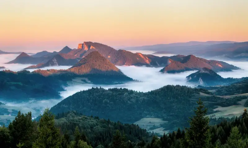 Bacówka Trzy Korony? Odkryj prawdę i zaplanuj wycieczkę w Pieniny!