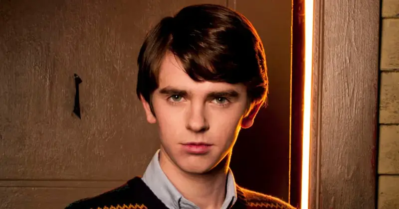 Freddie Highmore w serialu "The Good Doctor". Jego role w filmach i serialach to prawdziwe perełki.