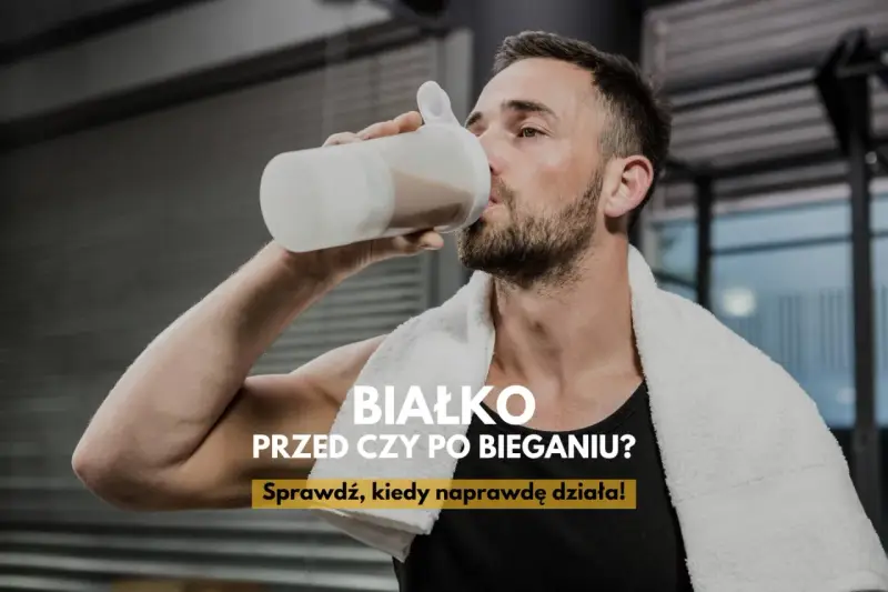 Mężczyzna pije białko z shakera. Czy białko przed czy po bieganiu jest lepsze? Sprawdź, kiedy naprawdę działa!