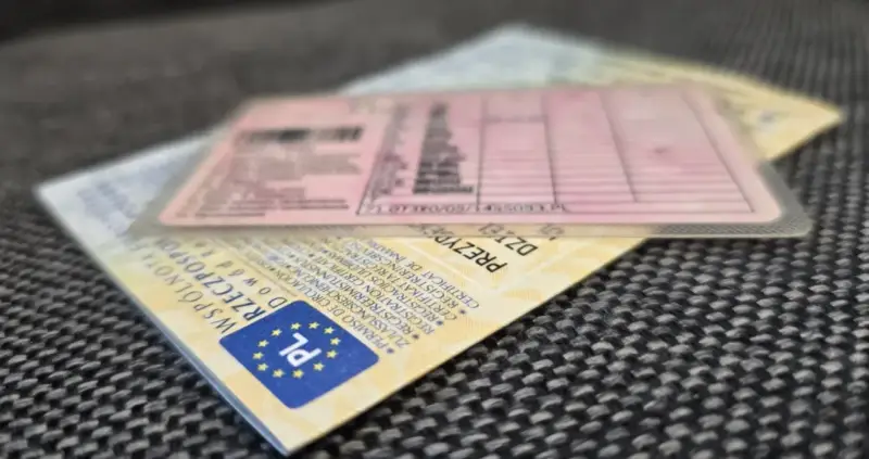 Polskie prawo jazdy i dowód rejestracyjny. Wygodna wymiana prawa jazdy online to przyszłość.