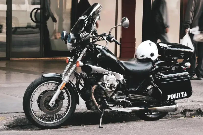 Buty turystyczne na motocykl: Wybierz bezpiecznie i komfortowo!