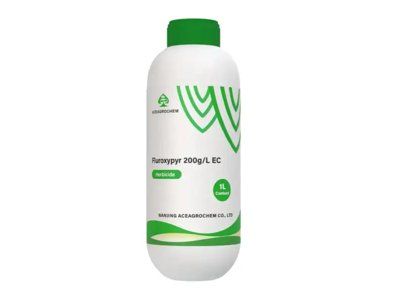 Biała butelka z zieloną nakrętką, zawierająca środek chwastobójczy **fluroksypyr** 200g/L EC, o pojemności 1L.