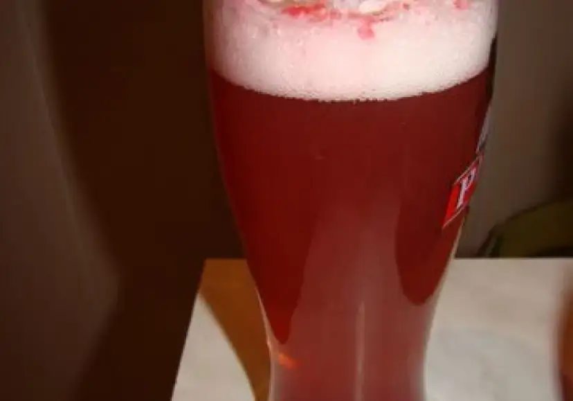 Ile kalorii ma piwo z sokiem malinowym? Zaskakujące fakty o kaloriach